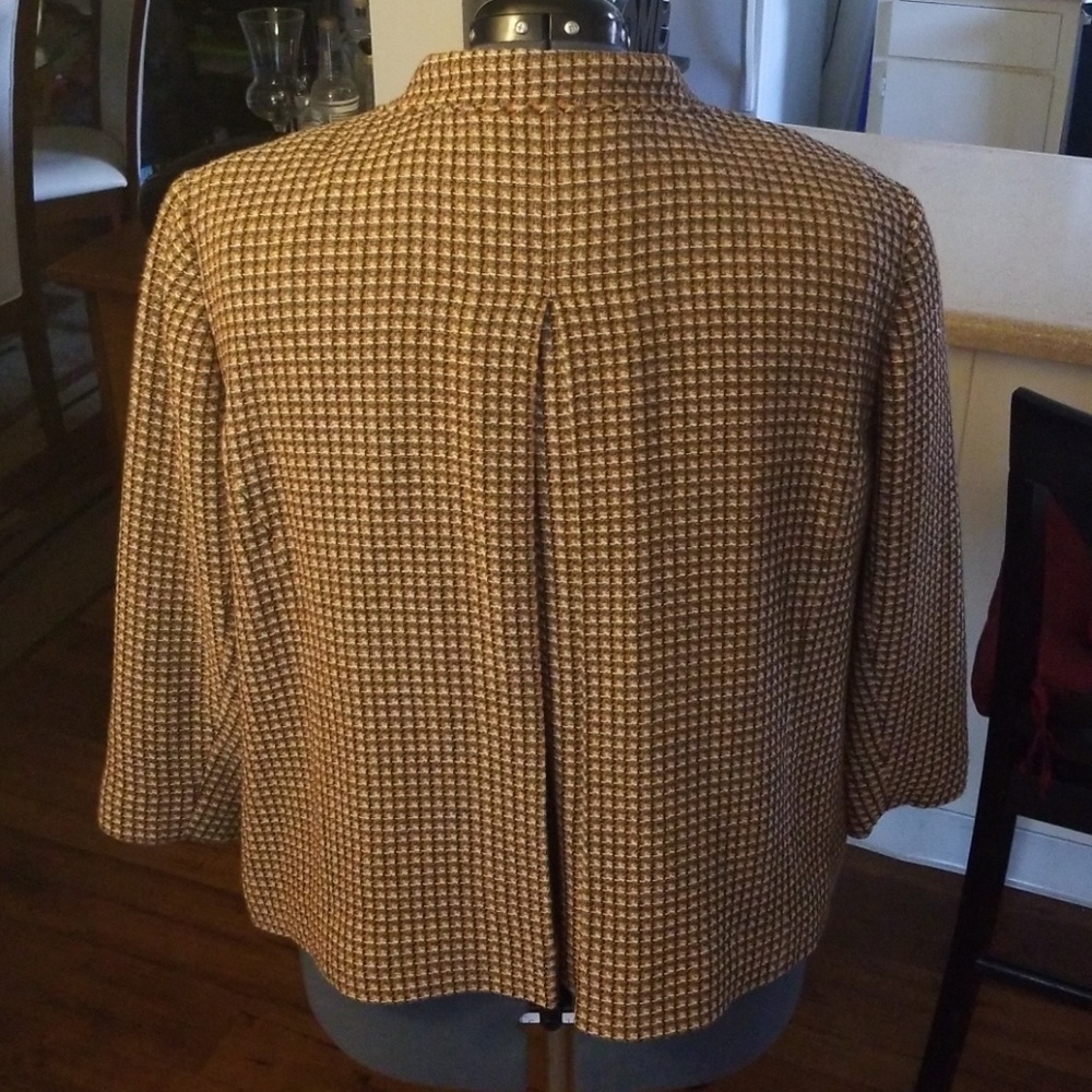 Jacket. - Picture 3 of 4